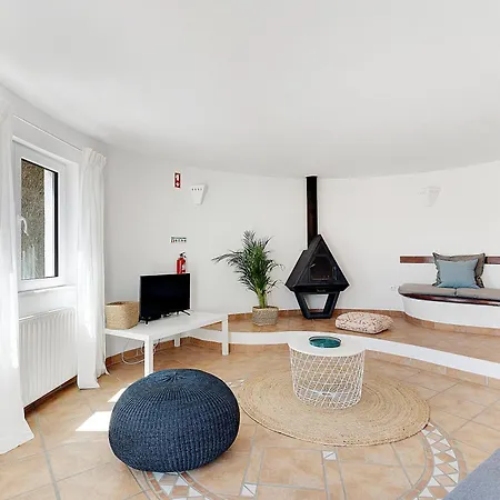 Casa Orlando Vila *